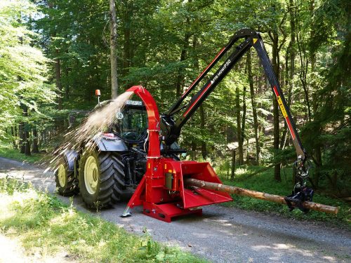 Traktor Holzhacker mit Zapfwelle