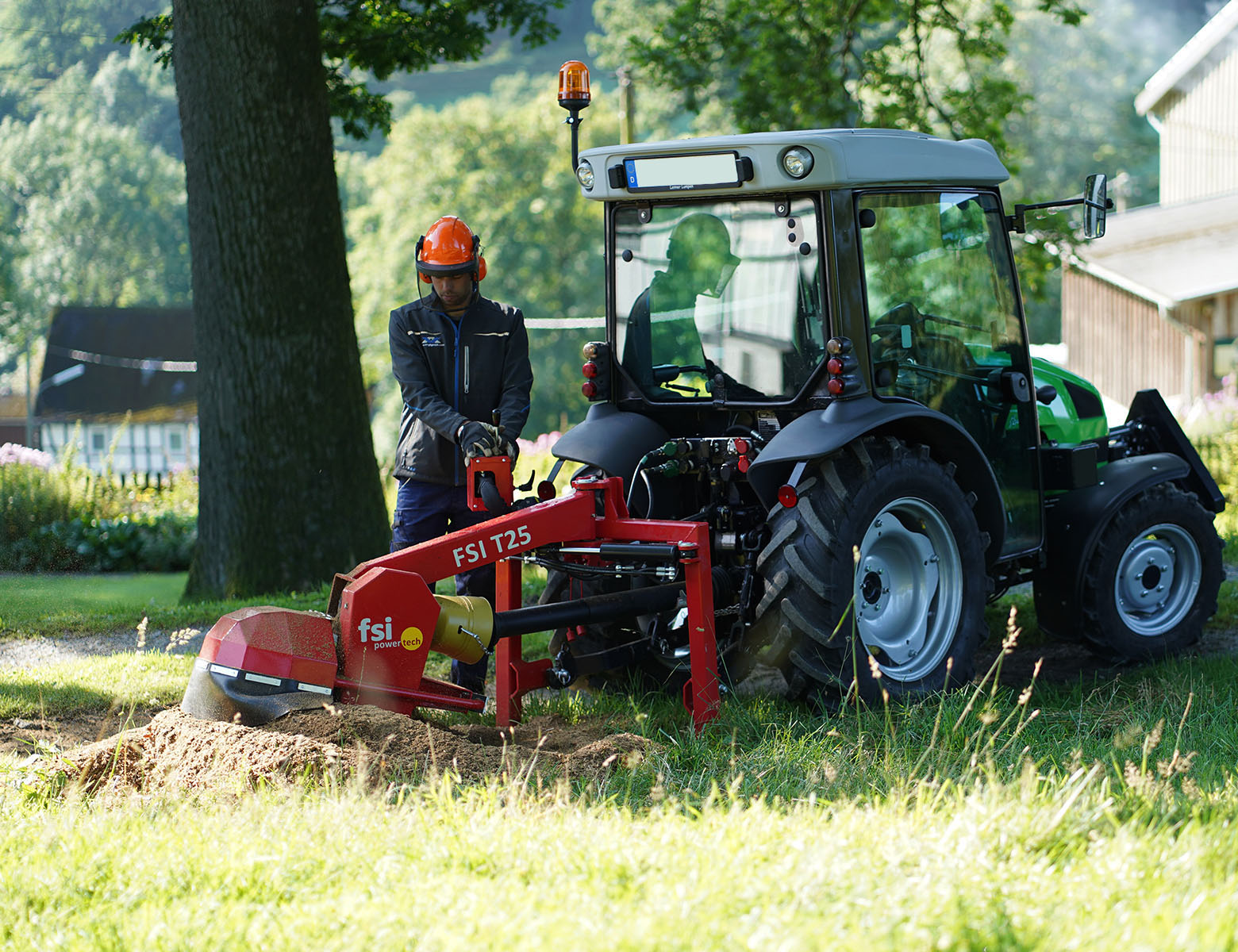 Stubbenfräse für Traktor - FSI Baumstumpffräsen - VOGT GmbH & Co. KG